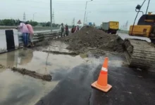 #LucknowKanpurExpressway #LucknowKanpurExpresswayNews #LucknowKanpurExpresswayLatest #Unnao #UnnaoNews #LucknowNews #KanpurNews #UttarPradesh #UPNews #Expressway #ExpresswayNews #RoadSinking #Waterlogging #RoadSafety #RoadDamage #InfrastructureNews #UPInfrastructure #लखनऊकानपुरएक्सप्रेसवे #उन्नाव #सड़कधंसी #जलभराव #एक्सप्रेसवे #उत्तरप्रदेश #सड़कसुरक्षा ,लखनऊ कानपुर एक्सप्रेसवे पर सड़क क्यों धंस रही है, लखनऊ कानपुर एक्सप्रेसवे की ताजा खबर, लखनऊ कानपुर एक्सप्रेसवे पर पानी भरा, उन्नाव में एक्सप्रेसवे सड़क धंसी, लखनऊ कानपुर एक्सप्रेसवे 15 किलोमीटर सड़क धंसी, लखनऊ कानपुर एक्सप्रेसवे 200 मीटर जलभराव, लखनऊ कानपुर एक्सप्रेसवे पैचिंग की स्थिति, लखनऊ कानपुर एक्सप्रेसवे निर्माण गुणवत्ता, Lucknow Kanpur Expressway road sinking latest news, Lucknow Kanpur Expressway waterlogging today, Lucknow Kanpur Expressway Unnao road damage, Lucknow Kanpur Expressway construction quality issue, Lucknow Kanpur Expressway, Lucknow Kanpur Expressway road sinking, Lucknow Kanpur Expressway latest news, Lucknow Kanpur Expressway waterlogging, Unnao Expressway road damage, Lucknow Kanpur Expressway construction quality, Lucknow Kanpur Expressway rain damage, Lucknow Kanpur Expressway patchwork, PNC Expressway construction, Uttar Pradesh Expressway news, Lucknow Kanpur Expressway 2026, road sinking in Unnao, expressway safety news, Lucknow Kanpur Expressway latest update, लखनऊ कानपुर एक्सप्रेसवे, लखनऊ कानपुर एक्सप्रेसवे सड़क धंसी, लखनऊ कानपुर एक्सप्रेसवे न्यूज, लखनऊ कानपुर एक्सप्रेसवे की हालत, लखनऊ कानपुर एक्सप्रेसवे जलभराव, उन्नाव एक्सप्रेसवे सड़क धंसने की खबर, लखनऊ कानपुर एक्सप्रेसवे निर्माण गुणवत्ता, एक्सप्रेसवे सड़क धंसने की समस्या, उन्नाव सड़क हादसा खतरा, लखनऊ कानपुर एक्सप्रेसवे बारिश, लखनऊ कानपुर एक्सप्रेसवे पैचिंग, पीएनसी एक्सप्रेसवे निर्माण, उत्तर प्रदेश एक्सप्रेसवे न्यूज, यूपी सड़क निर्माण, लखनऊ कानपुर एक्सप्रेसवे लेटेस्ट न्यूज, लखनऊ कानपुर एक्सप्रेसवे 2026,