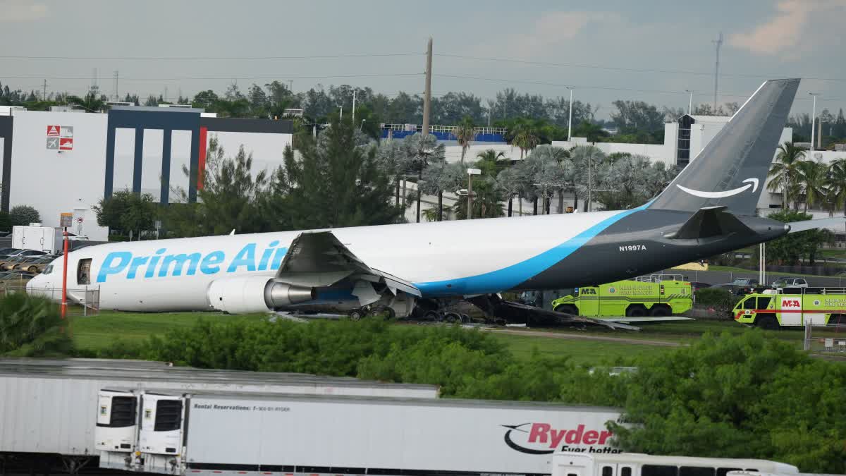 #MiamiAirport #MiamiPlaneCrash #PlaneCrash #Boeing767 #CargoPlane #RunwayOverrun #Miami #USNews #AviationNews #WorldNews,Miami Airport Plane Crash, Miami International Airport Crash, Miami Cargo Plane Crash, Boeing 767 Crash Miami, Amazon Cargo Plane Crash, Runway Overrun Miami Airport, Miami Airport Accident, 21 Air Cargo Plane, Miami Plane Crash Five Dead , मियामी एयरपोर्ट हादसा, मियामी प्लेन क्रैश, Miami Airport Plane Crash, अमेरिका विमान हादसा, कार्गो प्लेन हादसा, बोइंग 767 हादसा, रनवे से फिसला विमान, रनवे ओवररन, मियामी एयरपोर्ट प्लेन क्रैश, Amazon कार्गो प्लेन, 5 की मौत विमान हादसा,
