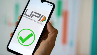UPI Payment Charge, यूपीआई पेमेंट चार्ज, यूपीआई चार्ज 2026, UPI चार्ज 15 अक्टूबर, 2000 रुपये से ज्यादा UPI पेमेंट, यूपीआई पर कितना चार्ज लगेगा, UPI MDR, यूपीआई MDR चार्ज, मर्चेंट UPI चार्ज, UPI पेमेंट फीस, यूपीआई नया नियम, NPCI UPI चार्ज, यूपीआई पेमेंट नया नियम, 0.4 प्रतिशत UPI चार्ज, 300 रुपये UPI चार्ज, यूपीआई मर्चेंट पेमेंट,UPI Payment Charge 2026, UPI Charges Above 2000, UPI MDR 2026, UPI Merchant Charges, NPCI UPI New Rule, UPI Payment Fee, UPI MDR Charges, 0.4 Percent UPI Charge, UPI Charges From October 15, UPI Merchant Payment Fee, Rs 2000 UPI Rule, Rs 300 UPI Cap, P2M UPI Charges, P2P UPI Free, NPCI MDR Framework, #UPI, #UPIPayment, #UPICharges, #UPIMDR, #NPCI, #DigitalPayment, #UPINews, #UPINewRule, #MerchantPayment, #Fintech, #BankingNews, #DigitalIndia, #NPCIUpdate, ₹2000 से ज्यादा UPI करने पर कितना चार्ज लगेगा, UPI पर 0.4 प्रतिशत चार्ज किसे देना होगा, क्या UPI पेमेंट पर ग्राहक से पैसे कटेंगे, ₹2500 UPI पेमेंट पर कितना चार्ज लगेगा, ₹5000 UPI पेमेंट पर कितना चार्ज लगेगा, ₹75000 UPI पेमेंट पर कितना चार्ज लगेगा, UPI का नया नियम कब से लागू होगा, UPI MDR क्या है, P2M UPI क्या है, P2P UPI पर चार्ज लगेगा या नहीं, NPCI ने UPI पर कितना चार्ज लगाया, UPI merchant charge October 2026, who pays UPI MDR, UPI 0.4 percent fee explained,