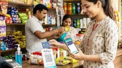 #UPI, #UPIPayment, #UPINews, #UPICharges, #UPITransaction, #UPINewRules, #NPCI, #RuPay, #RuPayDebitCard, #DigitalPayment, #DigitalIndia, #MDR, #MerchantDiscountRate, #MinistryOfFinance, #FinanceMinistry, #GovernmentOfIndia, #UPIUpdate, #BusinessNews, #EconomyNews, #NationalNews, #DelhiNews, #NewDelhi, #डिजिटलपेमेंट, #यूपीआई, #यूपीआईपेमेंट, #वित्तमंत्रालय, #केंद्रसरकार,UPI Payment, UPI पेमेंट चार्ज, ₹2000 तक UPI पेमेंट, UPI Transaction Charge, UPI शुल्क, UPI पर चार्ज, UPI Payment News, UPI नया नियम, UPI अपडेट, RuPay Debit Card, RuPay Card Payment, ₹2000 UPI Rule, डिजिटल पेमेंट, डिजिटल भुगतान, ऑनलाइन पेमेंट, NPCI, वित्त मंत्रालय, भारत सरकार, MDR चार्ज, मर्चेंट डिस्काउंट रेट, बड़े UPI ट्रांजैक्शन, UPI Merchant Payment, नई दिल्ली, दिल्ली, राष्ट्रीय खबर, बिजनेस न्यूज, डिजिटल पेमेंट न्यूज, अर्थव्यवस्था समाचार, केंद्र सरकार का फैसला, UPI Payment, UPI Payment Charge, UPI Transaction Charges, UPI New Rules, UPI Payment News, Rs 2000 UPI Payment, UPI Transactions, UPI Free Payment, RuPay Debit Card, RuPay Payment, NPCI, Ministry of Finance, Government of India, Merchant Discount Rate, MDR, UPI Merchant Transaction, Merchant Payment, Digital Payment India, Digital Payments News, Online Payment, UPI Update, India UPI News, New Delhi News, Delhi News, National News, Business News, Economy News,