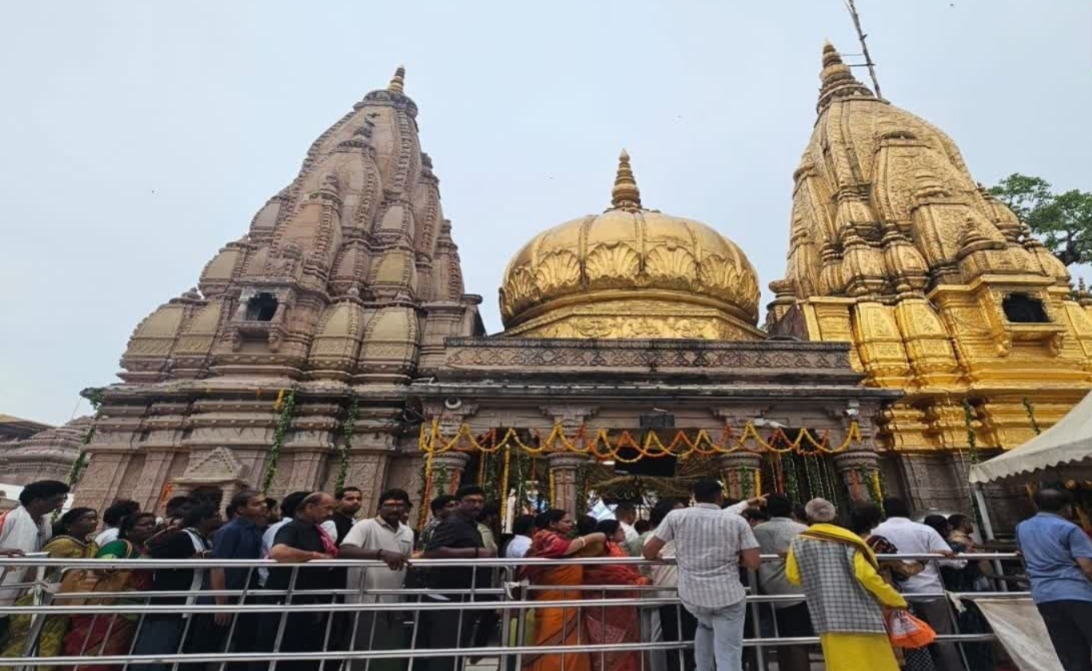 काशी विश्वनाथ मंदिर के SDM पर परिवाद, काशी विश्वनाथ मंदिर SDM शंभू शरण, शंभू शरण पर केस, शंभू शरण कोर्ट मामला, वाराणसी कोर्ट खबर, वाराणसी विशेष SC-ST कोर्ट, काशी विश्वनाथ मंदिर विवाद, मंदिर परिसर मारपीट मामला, श्रद्धालु से दुर्व्यवहार, जातिसूचक शब्दों का आरोप, वाराणसी एससी एसटी कोर्ट, बाबूलाल सोनकर शिकायत, वाराणसी पुलिस, काशी विश्वनाथ मंदिर समाचार, Kashi Vishwanath Temple SDM case, Shambhu Sharan SDM case, Shambhu Sharan court case, Kashi Vishwanath Temple controversy, Varanasi court news, Varanasi SC ST court, Kashi Vishwanath Temple news, Varanasi temple case, SDM Shambhu Sharan summoned, Baboolal Sonkar complaint, Varanasi police case, caste slur allegation, temple premises assault case, #KashiVishwanathTemple, #KashiVishwanath, #VaranasiNews, #VaranasiCourt, #ShambhuSharan, #UPNews, #UPPolice, #CourtNews, #VaranasiNewsToday, #KashiVishwanathNews, #SCSTCourt, #UttarPradeshNews ,