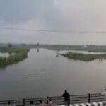 लखनऊ सई नदी हादसा, सई नदी में डूबे युवक, लखनऊ में गणपति विसर्जन हादसा, गणपति विसर्जन हादसा लखनऊ, लखनऊ सई नदी दुर्घटना, मोहनलालगंज सई नदी हादसा, सिसेंडी गांव हादसा, लखनऊ डूबने की घटना, सई नदी में दो शव बरामद, प्रमोद कुमार की तलाश, हरिप्रसाद का शव बरामद, धीरज का शव बरामद, SDRF सर्च ऑपरेशन लखनऊ, लखनऊ क्राइम न्यूज, लखनऊ हादसा खबर, उत्तर प्रदेश हादसा, लखनऊ लेटेस्ट न्यूज, लखनऊ लोकल न्यूज, उत्तर प्रदेश समाचार, दुर्घटना समाचार,Lucknow Sai River Accident, Lucknow Sai River drowning, Sai River accident Lucknow, Ganpati Visarjan accident Lucknow, Lucknow Ganesh immersion accident, Lucknow drowning news, Sai River drowning news, two bodies recovered in Lucknow, SDRF search operation Lucknow, Pramod Kumar missing, Hariprasad body recovered, Dheeraj body recovered, Sisendi village Lucknow, Mohanlalganj accident, Lucknow latest news, Lucknow local news, Uttar Pradesh accident news, Uttar Pradesh latest news, Ganpati immersion accident, Sai River Lucknow news,#लखनऊ, #Lucknow, #सईनदी, #SaiRiver, #लखनऊहादसा, #LucknowAccident, #गणपतिविसर्जन, #GanpatiVisarjan, #GaneshVisarjan, #मोहनलालगंज, #Mohanlalganj, #सिसेंडी, #Sisendi, #SDRF, #SDRFLucknow, #उत्तरप्रदेश, #UttarPradesh, #AccidentNews, #LucknowNews, #UPNews,