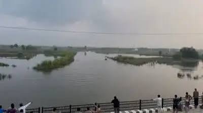लखनऊ सई नदी हादसा, सई नदी में डूबे युवक, लखनऊ में गणपति विसर्जन हादसा, गणपति विसर्जन हादसा लखनऊ, लखनऊ सई नदी दुर्घटना, मोहनलालगंज सई नदी हादसा, सिसेंडी गांव हादसा, लखनऊ डूबने की घटना, सई नदी में दो शव बरामद, प्रमोद कुमार की तलाश, हरिप्रसाद का शव बरामद, धीरज का शव बरामद, SDRF सर्च ऑपरेशन लखनऊ, लखनऊ क्राइम न्यूज, लखनऊ हादसा खबर, उत्तर प्रदेश हादसा, लखनऊ लेटेस्ट न्यूज, लखनऊ लोकल न्यूज, उत्तर प्रदेश समाचार, दुर्घटना समाचार,Lucknow Sai River Accident, Lucknow Sai River drowning, Sai River accident Lucknow, Ganpati Visarjan accident Lucknow, Lucknow Ganesh immersion accident, Lucknow drowning news, Sai River drowning news, two bodies recovered in Lucknow, SDRF search operation Lucknow, Pramod Kumar missing, Hariprasad body recovered, Dheeraj body recovered, Sisendi village Lucknow, Mohanlalganj accident, Lucknow latest news, Lucknow local news, Uttar Pradesh accident news, Uttar Pradesh latest news, Ganpati immersion accident, Sai River Lucknow news,#लखनऊ, #Lucknow, #सईनदी, #SaiRiver, #लखनऊहादसा, #LucknowAccident, #गणपतिविसर्जन, #GanpatiVisarjan, #GaneshVisarjan, #मोहनलालगंज, #Mohanlalganj, #सिसेंडी, #Sisendi, #SDRF, #SDRFLucknow, #उत्तरप्रदेश, #UttarPradesh, #AccidentNews, #LucknowNews, #UPNews,