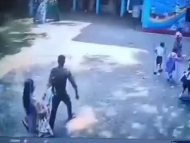 लखीमपुर हत्याकांड, Lakhimpur Murder Case, लखीमपुर शिक्षिका हत्या, Lakhimpur Teacher Murder, निशात फातिमा हत्या, Nishat Fatima Murder Case, सऊद, Saud, Lakhimpur CCTV Video, लखीमपुर CCTV वीडियो, शिक्षक हत्याकांड, शिक्षिका हत्याकांड, Childrens Academy Lakhimpur, Lakhimpur Kheri News, Lakhimpur Crime News, UP Crime News, Uttar Pradesh Crime News, शिक्षिका हत्या CCTV, Lakhimpur Teacher Murder CCTV, Lakhimpur teacher murder CCTV video, Nishat Fatima murder latest news, Lakhimpur murder case 2026, Saud CCTV Lakhimpur, Childrens Academy teacher murder, Lakhimpur Kheri crime news today, लखीमपुर शिक्षिका हत्याकांड CCTV, निशात फातिमा हत्या मामला, सऊद आरोपी लखीमपुर, लखीमपुर स्कूल में शिक्षिका की हत्या, #Lakhimpur #LakhimpurKheri #LakhimpurMurderCase #NishatFatima #TeacherMurder #CCTVVideo #UPCrime #UPNews #LakhimpurNews #लखीमपुर #शिक्षिकाहत्याकांड ,