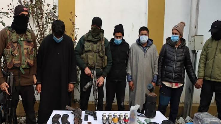 #Kupwara #Handwara #HizbulMujahideen #TerrorModule #JammuKashmir #TerrorNews #SecurityForces #ManzoorAhmadBhat,Kupwara terror module, Handwara terrorist arrest, Hizbul Mujahideen terrorist, Manzoor Ahmad Bhat, Jammu Kashmir terror news, North Kashmir terror module, former terrorist arrested, terrorist module busted, pistol and ammunition recovered,कुपवाड़ा आतंकी मॉड्यूल, कुपवाड़ा आतंकवादी गिरफ्तार, हंदवाड़ा आतंकी गिरफ्तार, हिजबुल मुजाहिदीन, हिजबुल पूर्व आतंकी, मंजूर अहमद भट, Kupwara terror module, Handwara terrorist arrested, Hizbul Mujahideen, Manzoor Ahmad Bhat, Jammu Kashmir terror news,