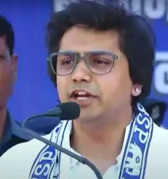आकाश आनंद माफी, आकाश आनंद ने मायावती से मांगी माफी, आकाश आनंद मायावती, आकाश आनंद न्यूज, बसपा न्यूज, मायावती न्यूज, आकाश आनंद का पत्र, आकाश आनंद बसपा में वापसी, आकाश आनंद की मायावती से अपील, बसपा से निष्कासन के बाद आकाश आनंद, आकाश आनंद अशोक सिद्धार्थ, मायावती आकाश आनंद विवाद, लखनऊ बसपा न्यूज, उत्तर प्रदेश राजनीति, बसपा राजनीति, मायावती भतीजा आकाश आनंद, Akash Anand Apology, Akash Anand Mayawati, Akash Anand News, BSP News, Mayawati News, Akash Anand Letter, Akash Anand BSP Return, Akash Anand Apologises to Mayawati, Akash Anand Expelled from BSP, Akash Anand Ashok Siddharth, Bahujan Samaj Party News, Mayawati BSP Latest News, Uttar Pradesh Politics, Lucknow Political News,#AkashAnand, #AkashAnandApology, #Mayawati, #BSP, #BSPNews, #MayawatiNews, #UttarPradeshPolitics, #LucknowNews, #BahujanSamajParty, #AkashAnandMayawati,