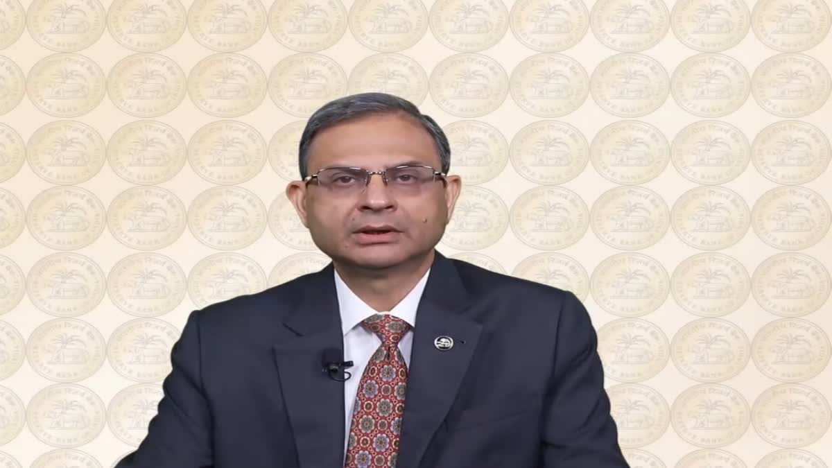 RBI Repo Rate Hike, RBI रेपो रेट बढ़ा, आरबीआई रेपो रेट, रेपो रेट 5.50 प्रतिशत, RBI MPC Meeting, आरबीआई एमपीसी बैठक, रेपो रेट बढ़ने से EMI, लोन EMI महंगी, होम लोन EMI, कार लोन ब्याज दर, पर्सनल लोन ब्याज, RBI का बड़ा फैसला, संजय मल्होत्रा RBI, आरबीआई ब्याज दर, महंगाई और रेपो रेट, भारतीय रिजर्व बैंक, नई दिल्ली बिजनेस न्यूज,RBI Repo Rate Hike, RBI Repo Rate 5.50 percent, RBI MPC Meeting 2026, Repo Rate Hike 25 Basis Points, RBI Interest Rate Hike, Loan EMI Increase, Home Loan EMI, Home Loan Interest Rate, Car Loan Interest Rate, Personal Loan EMI, RBI Governor Sanjay Malhotra, RBI Monetary Policy, Repo Rate Impact, RBI Latest News, Indian Economy News, India Business News, #RBI, #RepoRate, #RBIRateHike, #RBIMPC, #SanjayMalhotra, #LoanEMI, #HomeLoan, #InterestRate, #IndianEconomy, #BusinessNews, #RBIUpdate, #MonetaryPolicy, #रेपोरेट, #आरबीआई, #संजयमल्होत्रा, #लोनईएमआई, #होमलोन, #भारतीयरिजर्वबैंक,