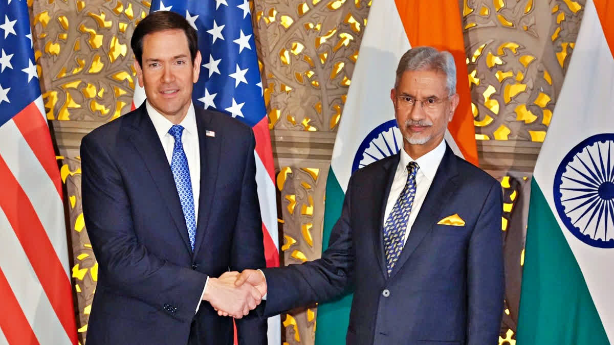 #IndiaUSDeal #MarcoRubio #SJaishankar #भारतअमेरिका #TradeDeal #RelianceIndustries #VenezuelaOil #EnergySecurity #InternationalNew,India US trade deal, Marco Rubio India visit, S Jaishankar Marco Rubio meeting, India America trade agreement, India US relations, Russian oil imports India, Reliance Venezuela oil, Venezuela crude oil, India energy security, US Secretary of State, Mumbai diplomatic meeting, India US energy cooperation,भारत-अमेरिका व्यापार समझौता, मार्को रुबियो भारत दौरा, एस जयशंकर रुबियो बैठक, मुंबई में रुबियो, भारत अमेरिका ट्रेड डील, भारत अमेरिका संबंध, रूस से कच्चे तेल का आयात, भारत की ऊर्जा सुरक्षा, वेनेजुएला तेल, रिलायंस इंडस्ट्रीज, अमेरिकी विदेश मंत्री, भारत अमेरिका ऊर्जा सहयोग, अंतरराष्ट्रीय समाचार, विदेश नीति समाचार,