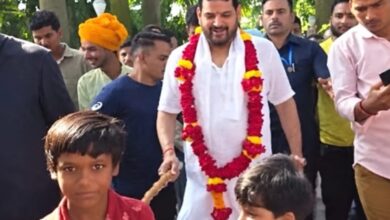#BrijBhushanSingh, #बृजभूषणशरणसिंह, #GondaNews, #UPPolitics, #SocialHarmony, #CastePolitics, #AkhileshYadav, #UttarPradeshNews, #जातीयएकता, #राजनीतिसमाचार,Brij Bhushan Sharan Singh, Brij Bhushan Singh Viral Video, Brij Bhushan Singh Caste Statement, General and OBC Caste, Caste Divide in India, Social Harmony, Children Friendship Video, Gonda News, Uttar Pradesh Politics, Akhilesh Yadav Brij Bhushan Singh,बृजभूषण शरण सिंह, बृजभूषण सिंह का बयान, बृजभूषण सिंह वायरल वीडियो, अगड़ी पिछड़ी जाति, जातिगत भेदभाव, जातीय एकता, सामाजिक सद्भाव, बच्चों की दोस्ती, गोंडा समाचार, कैसरगंज पूर्व सांसद, अखिलेश यादव बृजभूषण सिंह, उत्तर प्रदेश राजनीति, यूपी राजनीतिक समाचार,