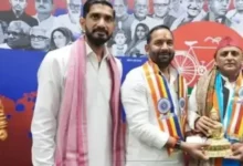 सिनोद शाक्य सपा में शामिल, अखिलेश यादव के साथ पूर्व विधायक सिनोद शाक्य, भाजपा प्रदेश कार्यसमिति सूची विवाद,