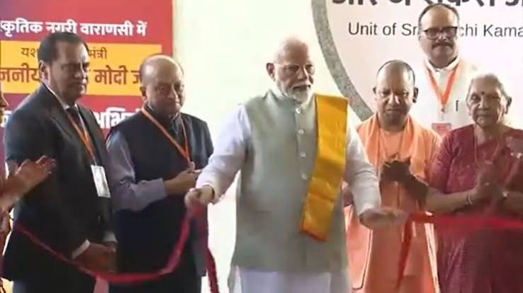प्रधानमंत्री नरेंद्र मोदी वाराणसी दौरे पर, अरविंद लिमिटेड इकाई का उद्घाटन और नमो घाट पर एयर शो कार्यक्रम।
