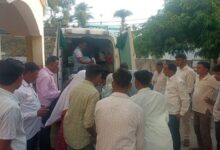#Amroha #AmrohaNews #SchoolFire #SchoolAccident #KasturbaGandhiSchool #FireBrigade #UttarPradeshNews #GasLeak #GirlsHostel #BreakingNews,अमरोहा आवासीय विद्यालय में आग, अमरोहा स्कूल में आग, कस्तूरबा गांधी बालिका विद्यालय अमरोहा, अमरोहा गैस पाइप फटने से आग, हसनपुर स्कूल हादसा, फूलपुर-बिझलपुर विद्यालय आग, अमरोहा फायर ब्रिगेड, 100 छात्राएं सुरक्षित, गैस सिलेंडर पाइप हादसा, स्कूल की रसोई में आग, गीता रानी झुलसीं, अमरोहा समाचार, उत्तर प्रदेश स्कूल हादसा,Amroha residential school fire, Amroha school fire, Kasturba Gandhi Girls Residential School Amroha, Amroha gas pipe burst, Hasapur school fire, Uttar Pradesh school accident, girls students rescued, Amroha fire brigade, gas cylinder pipe fire,
