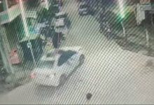 कानपुर हत्या कांड, बीरू सिंह भदौरिया हत्या, Kanpur Murder Case, Biru Singh Bhadauria, हनुमंत विहार क्राइम न्यूज, अर्रा रोड हत्या मामला, कानपुर क्राइम न्यूज, दशहरा मेले से लौट रहे युवक की हत्या, फतेहपुर जहानाबाद आरोपित लोकेशन, उत्तर प्रदेश अपराध समाचार, Kanpur Crime News, Uttar Pradesh Crime News,कानपुर के हनुमंत विहार में बीरू सिंह की मौत के मामले में हत्या का आरोप लगाते हुए कार्रवाई की मांग करते परिजन,कानपुर बीरू सिंह हत्याकांड, हनुमंत विहार में कार की छत पर युवक को घुमाने का आरोप और आरोपितों की गिरफ्तारी की मांग करते परिजन,Kanpur News, Kanpur Murder Case, Biru Singh Bhadauria, Hanumant Vihar, UP Crime News, Uttar Pradesh News, कानपुर समाचार, कानपुर अपराध, बीरू सिंह हत्याकांड, पुलिस जांच,कानपुर बीरू सिंह हत्याकांड, हनुमंत विहार में कार की छत पर युवक को घुमाने का आरोप और आरोपितों की गिरफ्तारी की मांग करते परिजन,