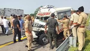 Purvanchal Expressway Accident, Sultanpur Purvanchal Expressway Accident, Subedar Major Satyawan, Ambulance Accident Sultanpur, Purvanchal Expressway Road Accident, Sultanpur Road Accident, Ambulance Hit by Unknown Vehicle, Haliyapur Accident, UP Road Accident, पूर्वांचल एक्सप्रेसवे हादसा, सुलतानपुर पूर्वांचल एक्सप्रेसवे हादसा, सूबेदार मेजर सत्यवान, सूबेदार मेजर का पार्थिव शरीर, एंबुलेंस एक्सीडेंट सुलतानपुर, पूर्वांचल एक्सप्रेसवे दुर्घटना, सुलतानपुर सड़क हादसा, एंबुलेंस को अज्ञात वाहन ने मारी टक्कर, गौरव सिंह मौत, हलियापुर सड़क हादसा, उत्तर प्रदेश सड़क दुर्घटना, #PurvanchalExpressway #पूर्वांचलएक्सप्रेसवे #Sultanpur #सुलतानपुर #RoadAccident #सड़कहादसा #AmbulanceAccident #UPNews #SultanpurNews #Haliyapur #AccidentNews #SubedarMajor #UttarPradesh,