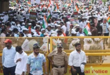 इंडी गठबंधन का प्रदर्शन, राहुल गांधी, ज्ञानेश कुमार इस्तीफा, मुख्य चुनाव आयुक्त, राष्ट्रपति भवन मार्च, राष्ट्रपति द्रौपदी मुर्मु, एसआईआर विवाद, वोट चोरी के आरोप, विपक्षी सांसद, कांग्रेस प्रदर्शन, ममता बनर्जी, अखिलेश यादव, तेजस्वी यादव, उद्धव ठाकरे, चुनाव आयोग विवाद, INDIA alliance protest, Rahul Gandhi protest, Gyanesh Kumar resignation demand, Chief Election Commissioner controversy, SIR controversy, President Droupadi Murmu meeting, opposition march to Rashtrapati Bhavan, vote theft allegations, Congress protest, Indian Election Commission, #RahulGandhi #INDIAlliance #GyaneshKumar #SIR #ElectionCommission #Congress #OppositionProtest #RashtrapatiBhavan #IndianPolitics