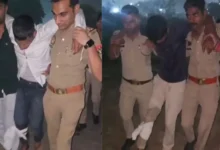 मथुरा पुलिस मुठभेड़ में गिरफ्तार दो आरोपी, कृष्णा वाटिका चोरी मामला,wo accused arrested after Mathura police encounter in Krishna Vatika theft case,#MathuraNews #MathuraPolice #PoliceEncounter #KrishnaVatika #UttarPradeshNews #MathuraCrime #UPPolice #CrimeNews,मथुरा पुलिस मुठभेड़, मथुरा एनकाउंटर, मथुरा में दो आरोपी गिरफ्तार, कृष्णा वाटिका चोरी मामला, रिफाइनरी थाना मथुरा, लालू उर्फ साहिल, सुधीर कुमार इटावा, मथुरा क्राइम न्यूज, मथुरा पुलिस कार्रवाई, इटावा के आरोपी, उत्तर प्रदेश अपराध समाचार, मथुरा चोरी केस,Mathura Police Encounter, Mathura News Today, Two Accused Arrested in Mathura, Krishna Vatika Theft Case, Refinery Police Mathura, Lalu Alias Sahil, Sudhir Kumar Etawah, Mathura Crime News, Uttar Pradesh Police Encounter,